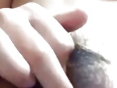 Волосатые азиатских мастурбирует